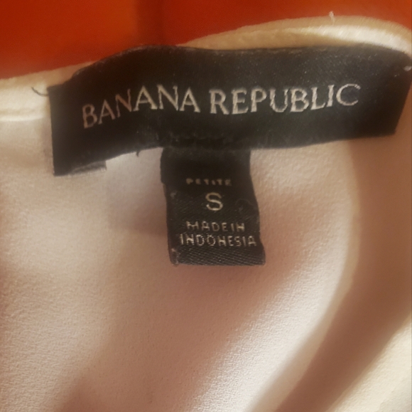 Banana Repulic flowey cream blouse - Picture 3 of 4